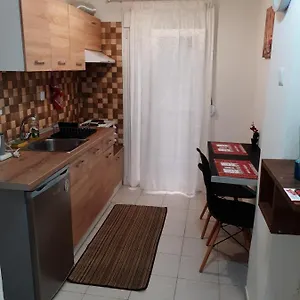 κάντε κράτηση εδώ
